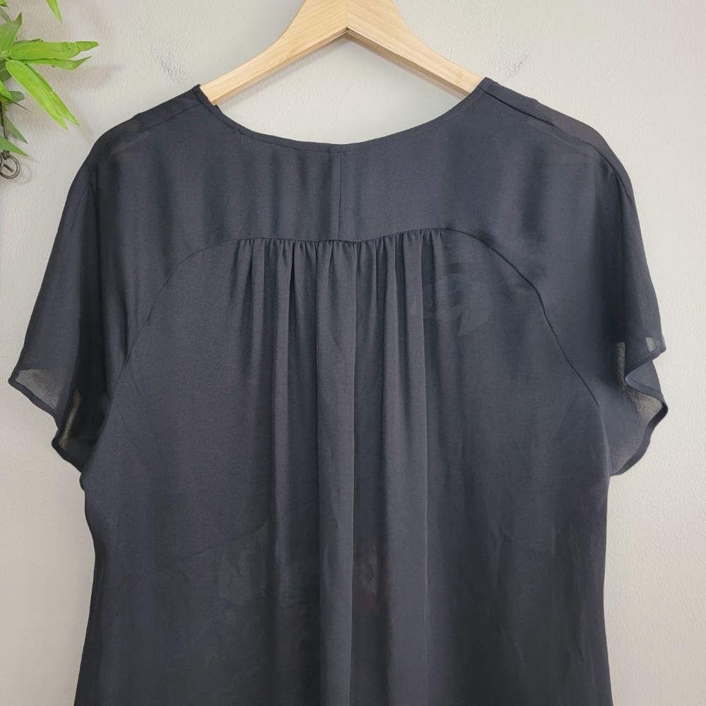 Cabi #5020 Fiore Floral Sheer V Neck Pleated Short Sleeve Blouse Top Black Red L - Picture 7 of 9